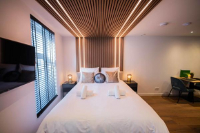 Luxurious 35m2 Designer Studio - R51A